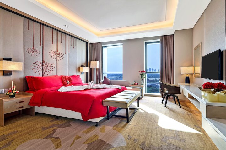 Room 6 of 92