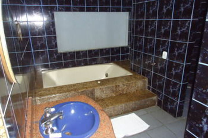 Room 2 of 16