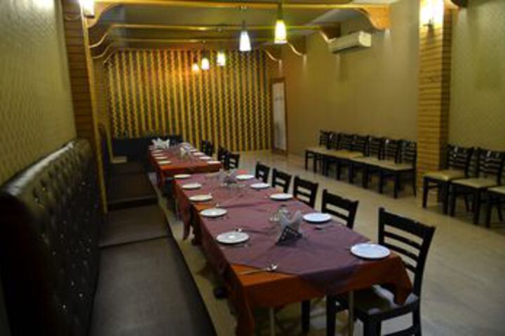 Dining 16 of 17