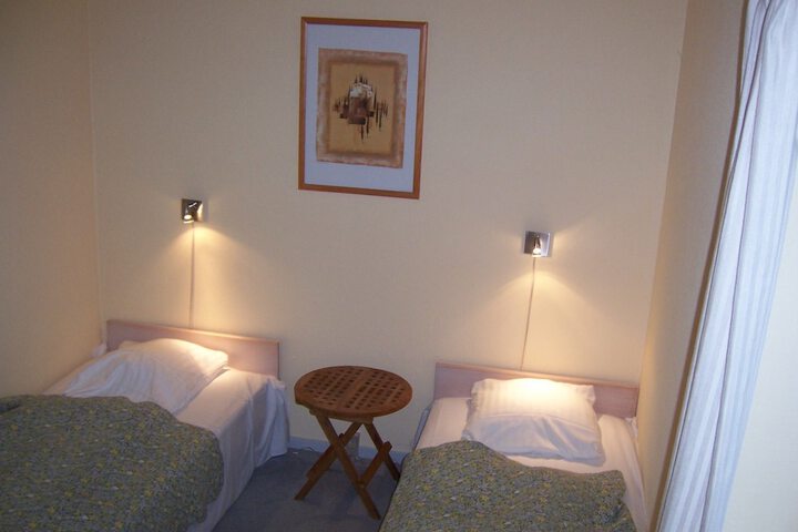 Room 3 of 46