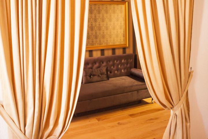 Room 5 of 22