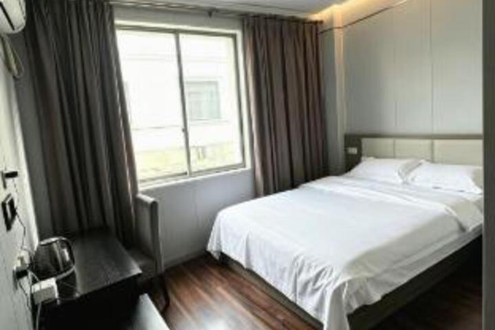 Room 15 of 17
