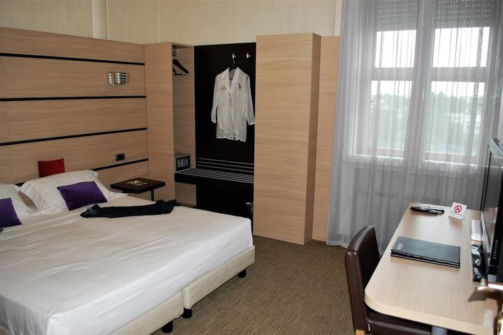 Room 14 of 29