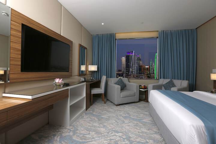 Room 25 of 43
