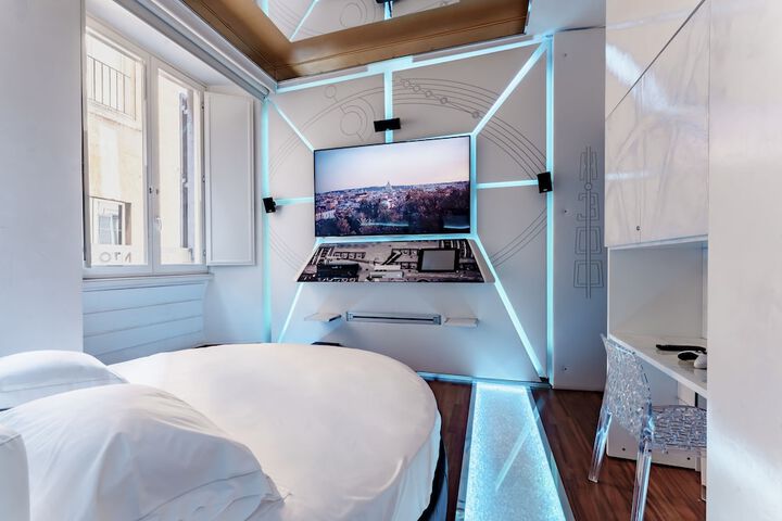 Room 6 of 87