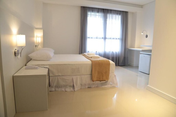 Room 15 of 40
