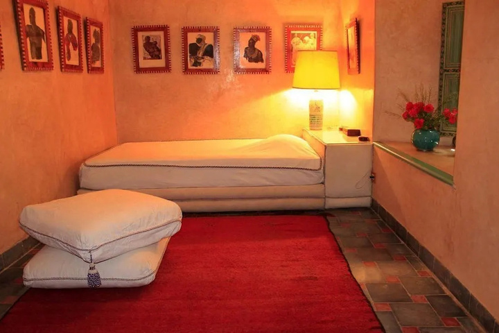 Room 2 of 14