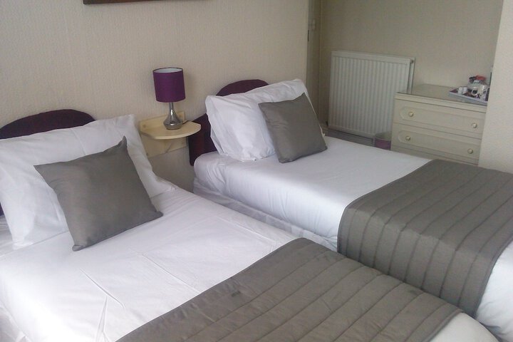 Room 2 of 20