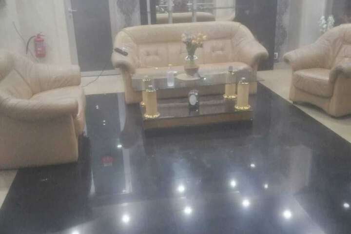 Room 12 of 15
