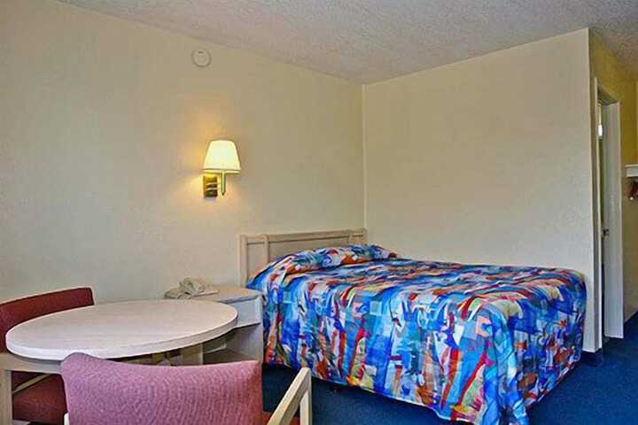 Room 8 of 37