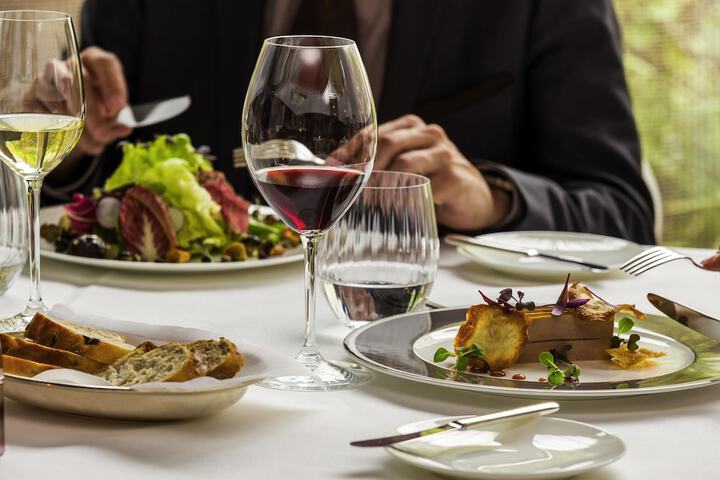 Dining 37 of 65