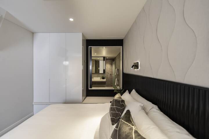 Room 4 of 31