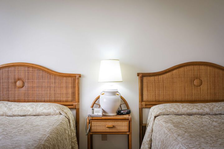 Room 5 of 77