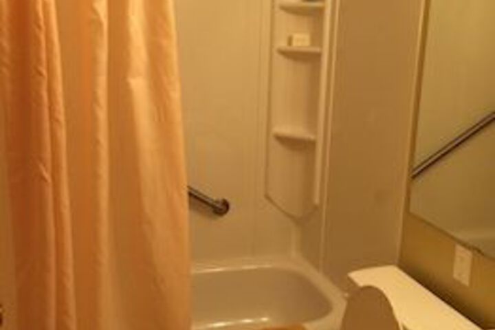 Room 4 of 36