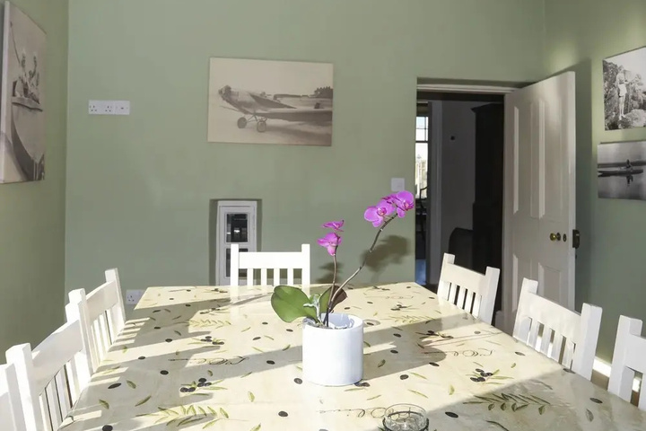 Dining 20 of 20
