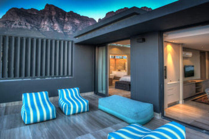 Sundeck 64 of 74