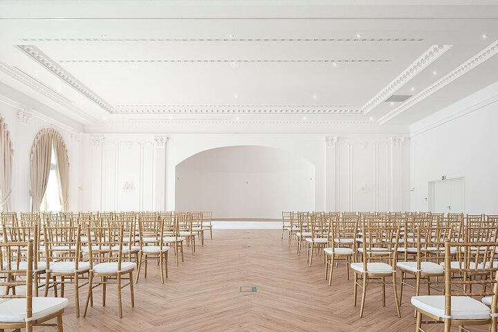 Ballroom/Hall 33 of 48