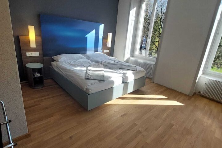 Room 13 of 70