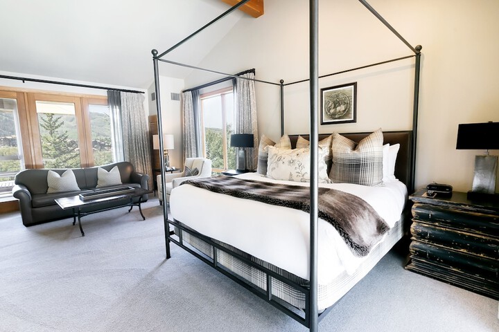 Exterior of Luxury King Room With Mountain View Hotel Room by RedAwning