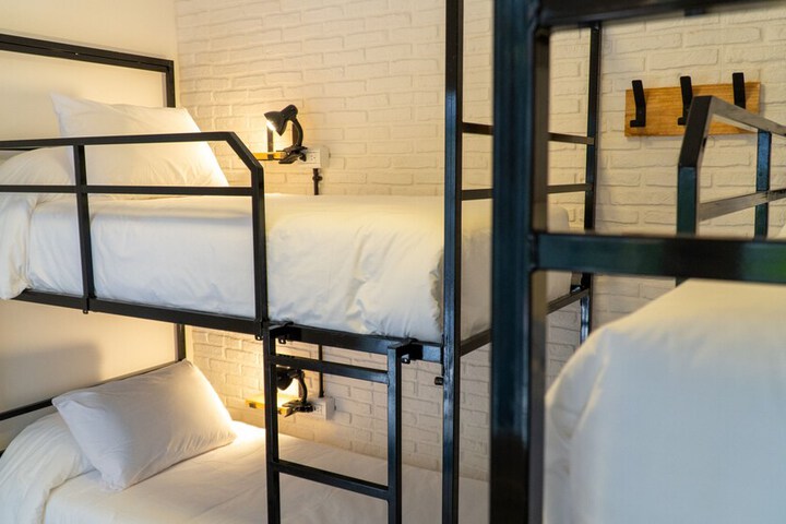 Room 12 of 50