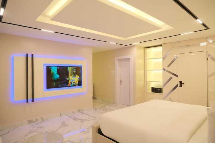 Room 15 of 17