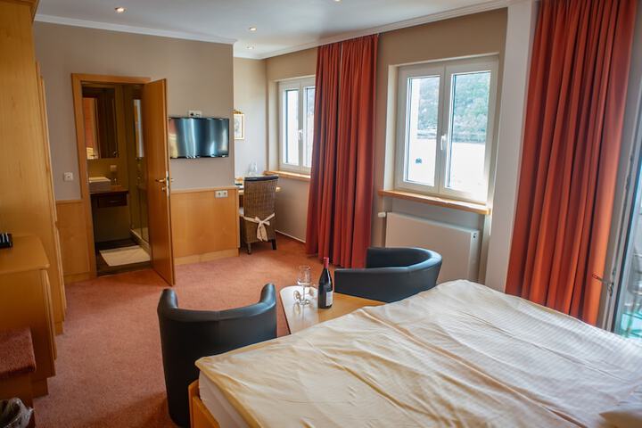 Room 13 of 54