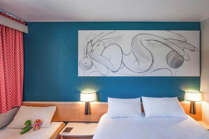 Room 10 of 39