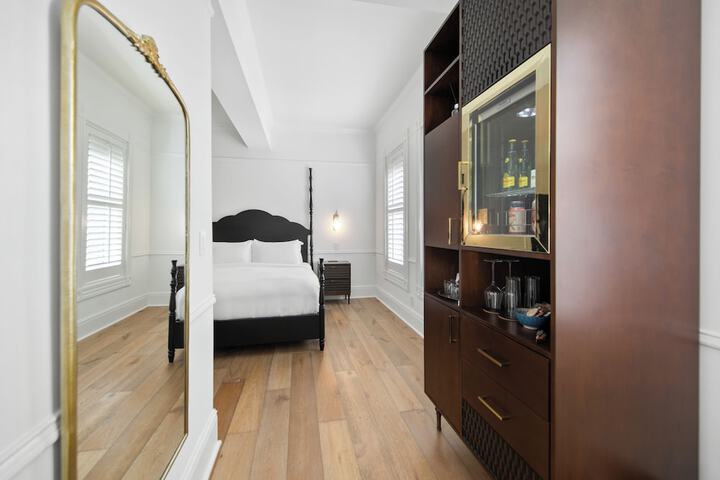 Room 10 of 114