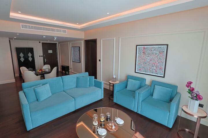 Room 33 of 70