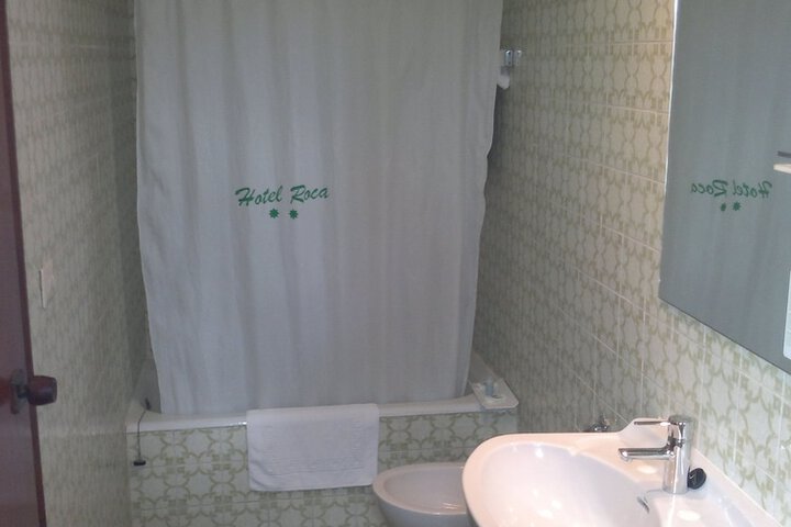 Room 15 of 38