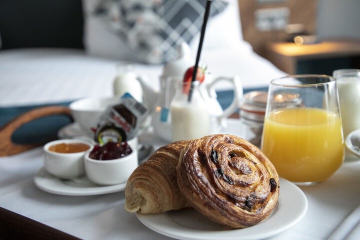 Breakfast/Coffee Service 19 of 25