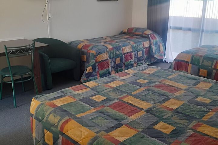 Room 6 of 26