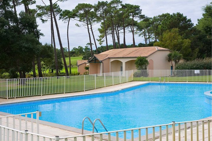 Hotel with Pool