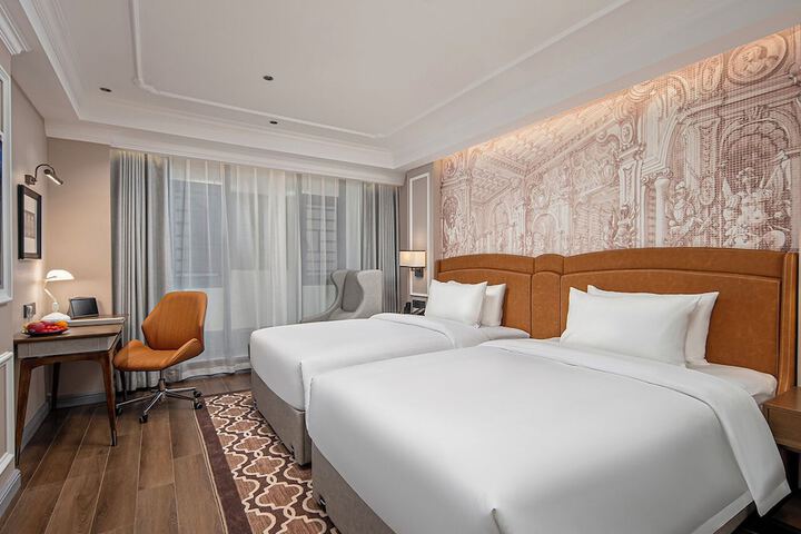 Room 8 of 31