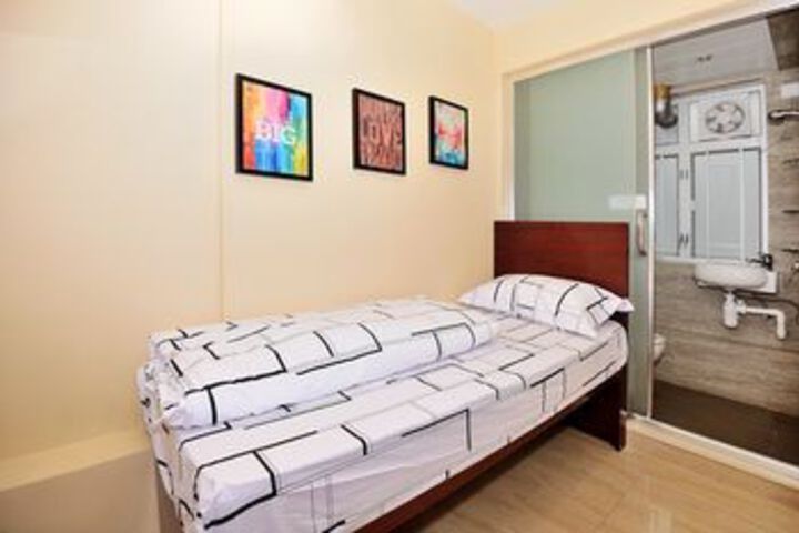 Room 74 of 93