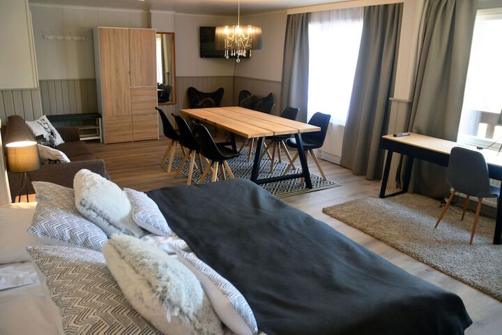 Room 8 of 36