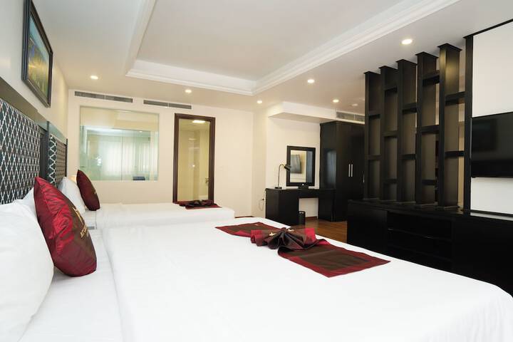 Room 9 of 35