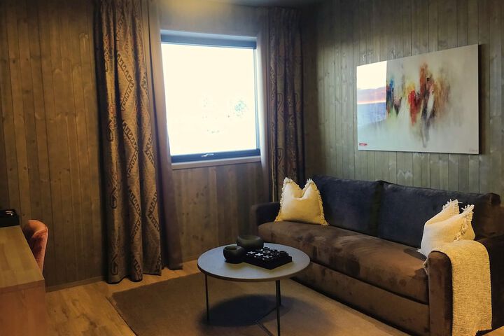 Room 23 of 84