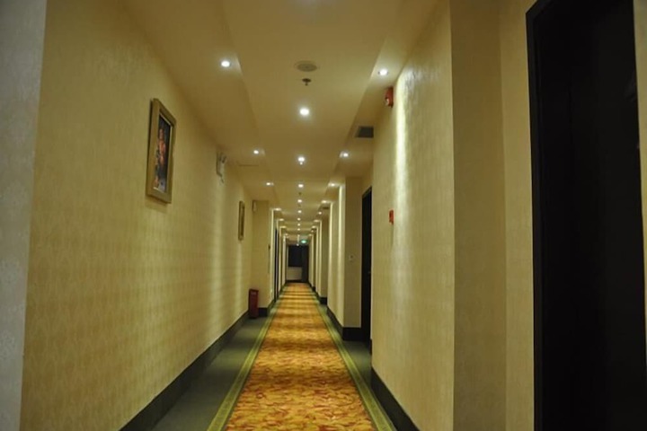 Ballroom/Hall 41 of 42
