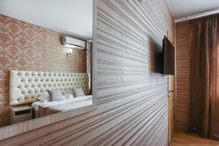 Room 33 of 53