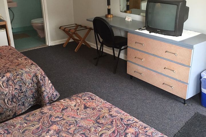 Room 8 of 23