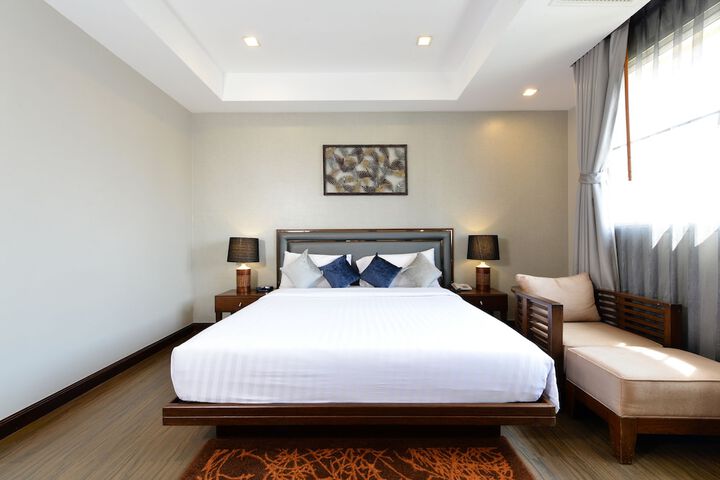 Room 13 of 65