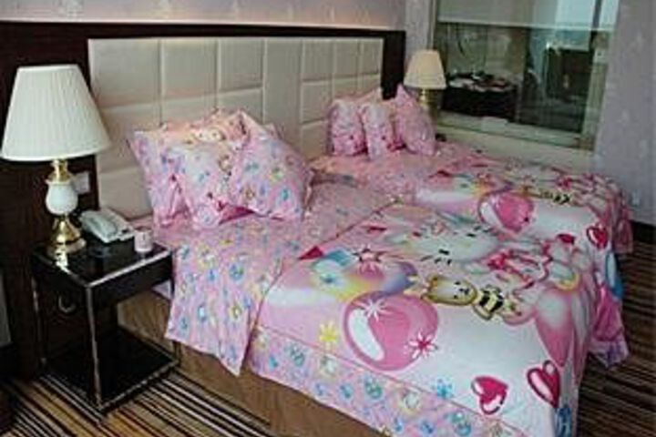 Room 9 of 24