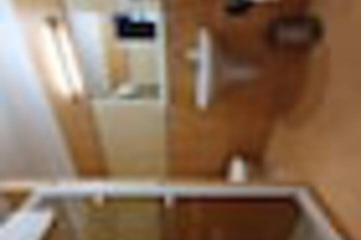 Room 251 of 324