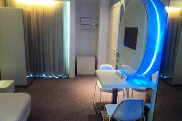 In-room business center