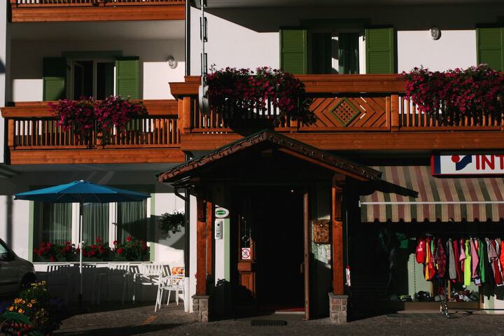 Hotel 18 of 33