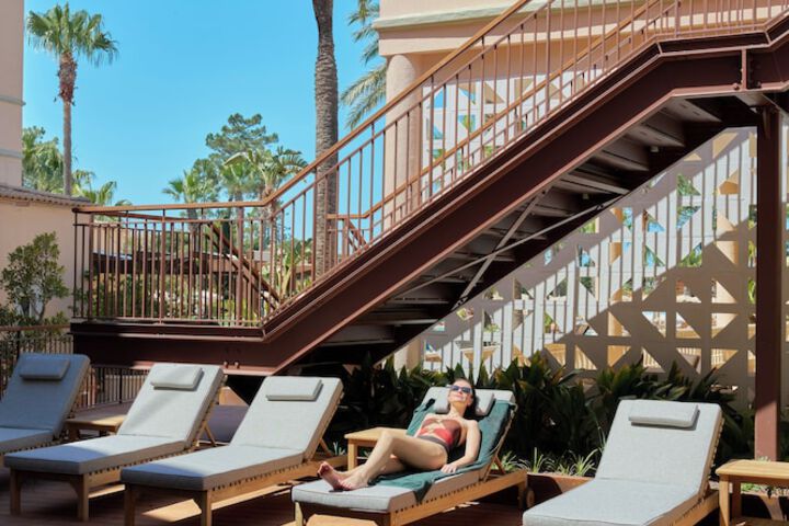 Sundeck 87 of 94