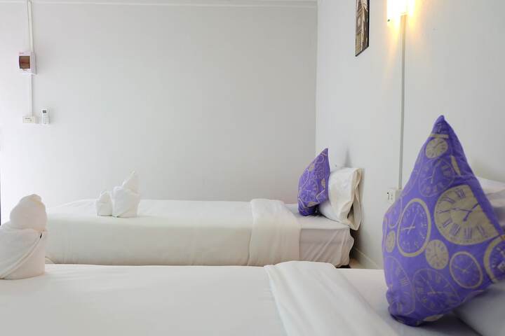 Room 5 of 34