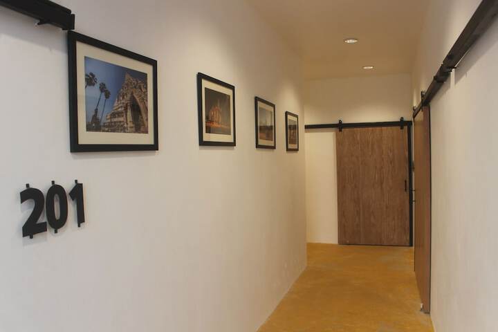 Ballroom/Hall 119 of 138