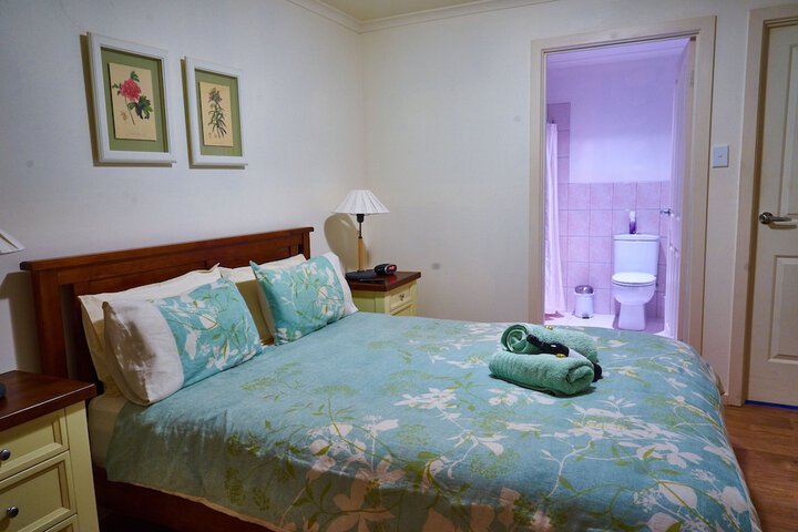 Room 8 of 34
